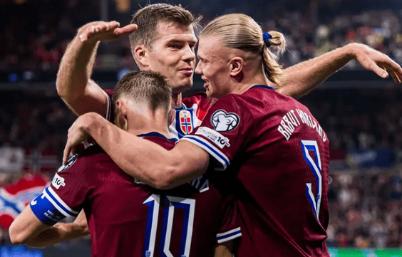 唏嘘！C罗力压本泽马成联赛最佳，欧冠梦碎，英媒：生涯已无遗憾？